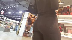 Candid camera in public hot girl in tight pants with great ass