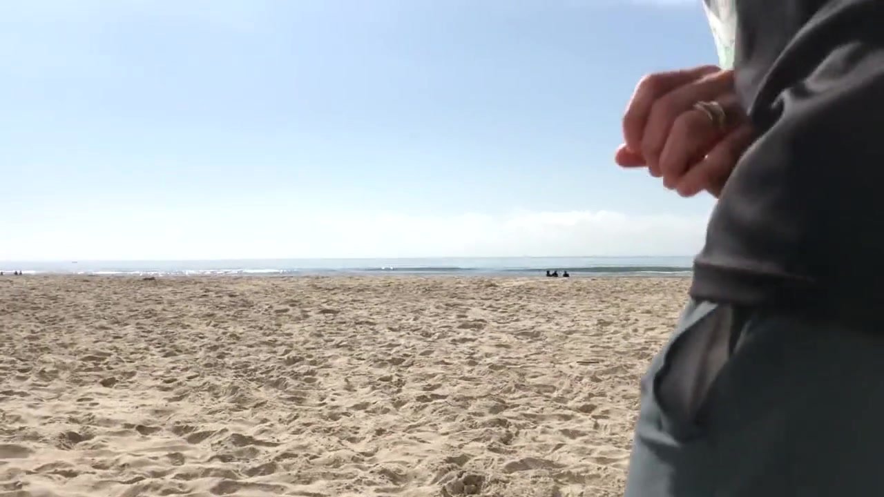 Real amateur public sex risk to get caught on the beach